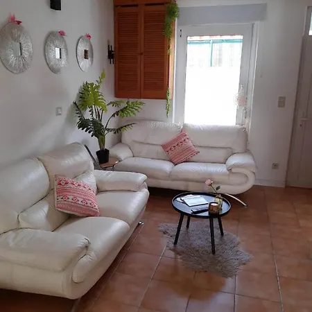 Agreable Maison Avec Cour A 10min De Liege * Herstal