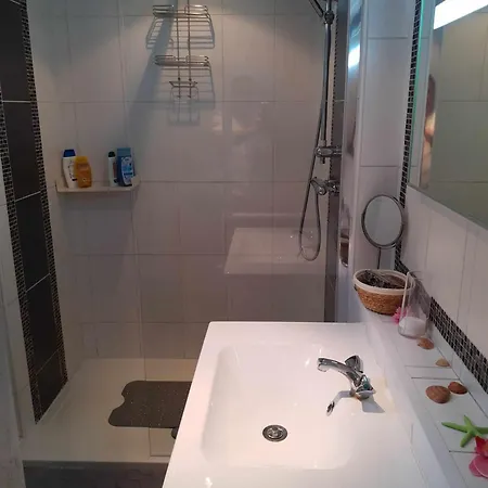 Agreable Maison Avec Cour A 10min De Liege דירה *